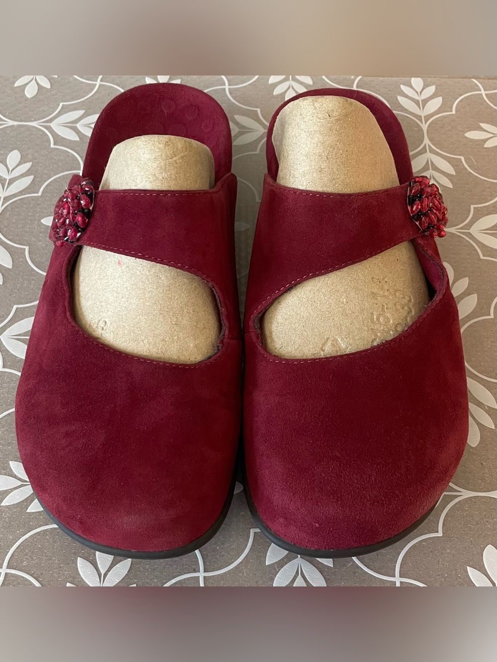 VIONIC ORTHOTIC Red Suede Mary Jane Clogs Jeweled Buckle Comfort SZ 8 - Picture 4 of 5